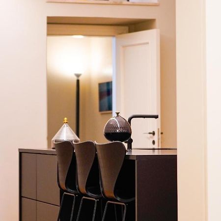 Meh Luxury Apartment City Centre Bari Exteriör bild