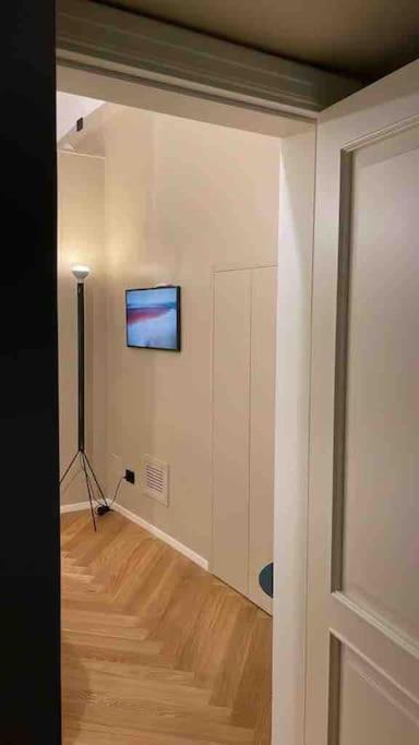 Meh Luxury Apartment City Centre Bari Exteriör bild